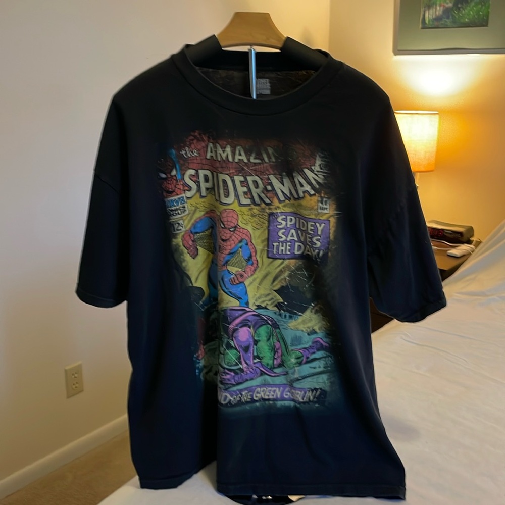 Men’s Marvel comics black T-Shirt. 2XL. Light weight cotton. “Amazing Spiderman”